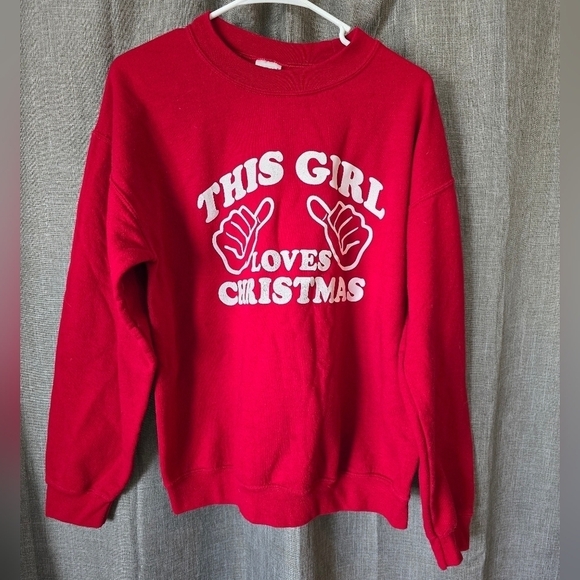 FESTIVE "THIS GIRL LOVES CHRISTMAS" Sweatshirt Size Medium Red - Picture 1 of 4